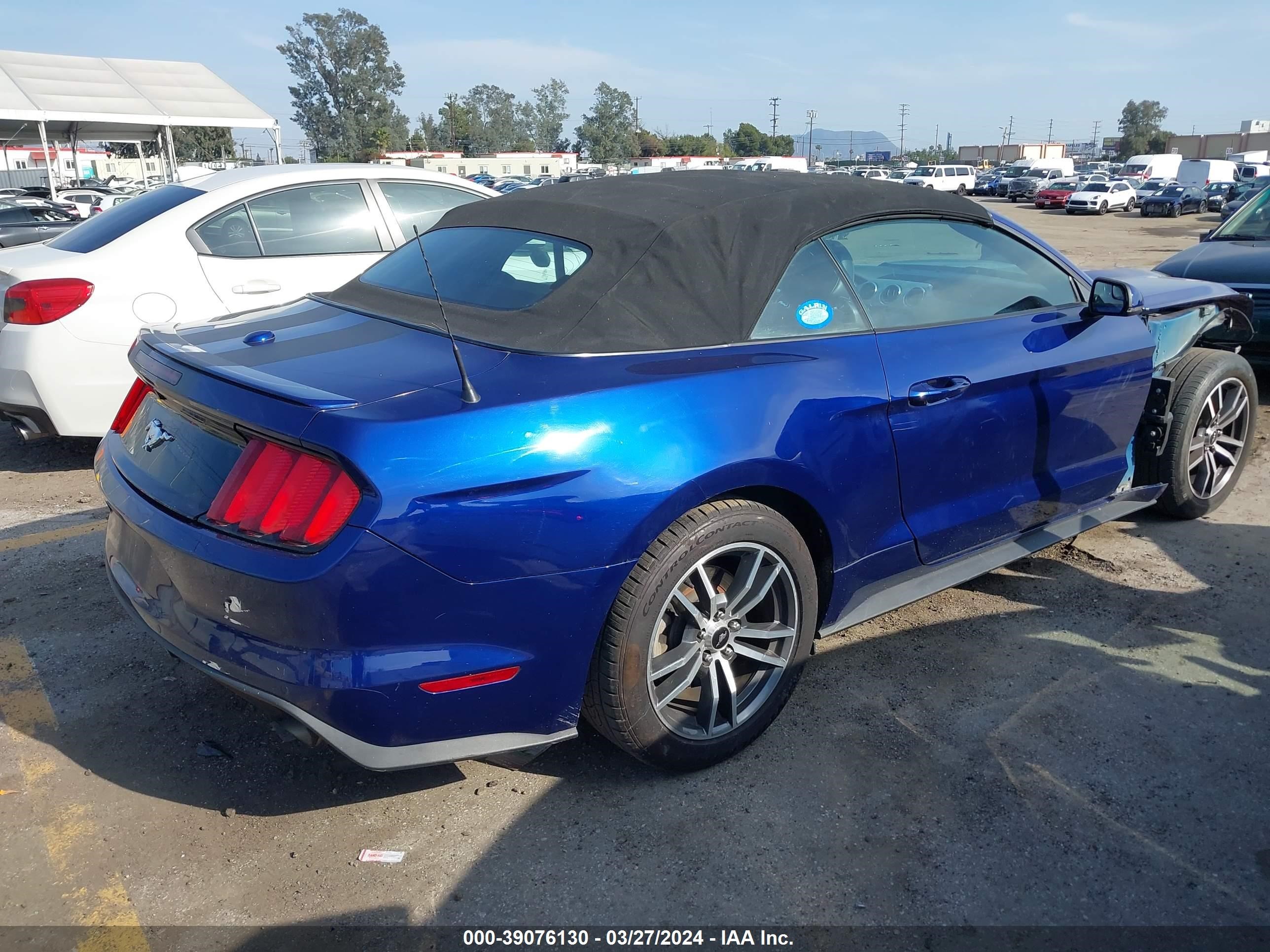 Photo 3 VIN: 1FATP8UH2G5256795 - FORD MUSTANG 