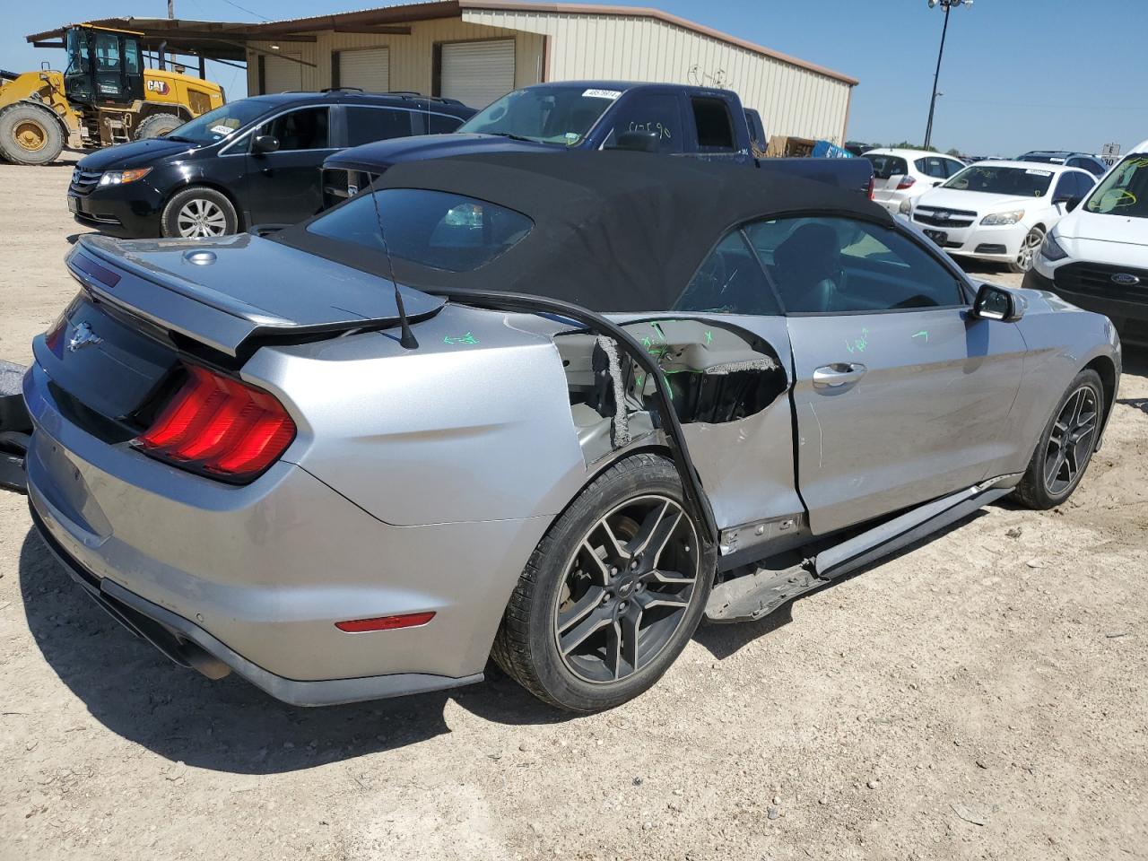 Photo 2 VIN: 1FATP8UH2L5146954 - FORD MUSTANG 