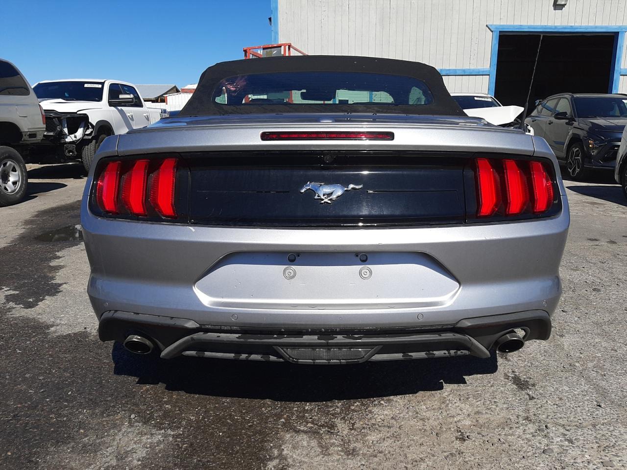 Photo 5 VIN: 1FATP8UH2P5111093 - FORD MUSTANG 