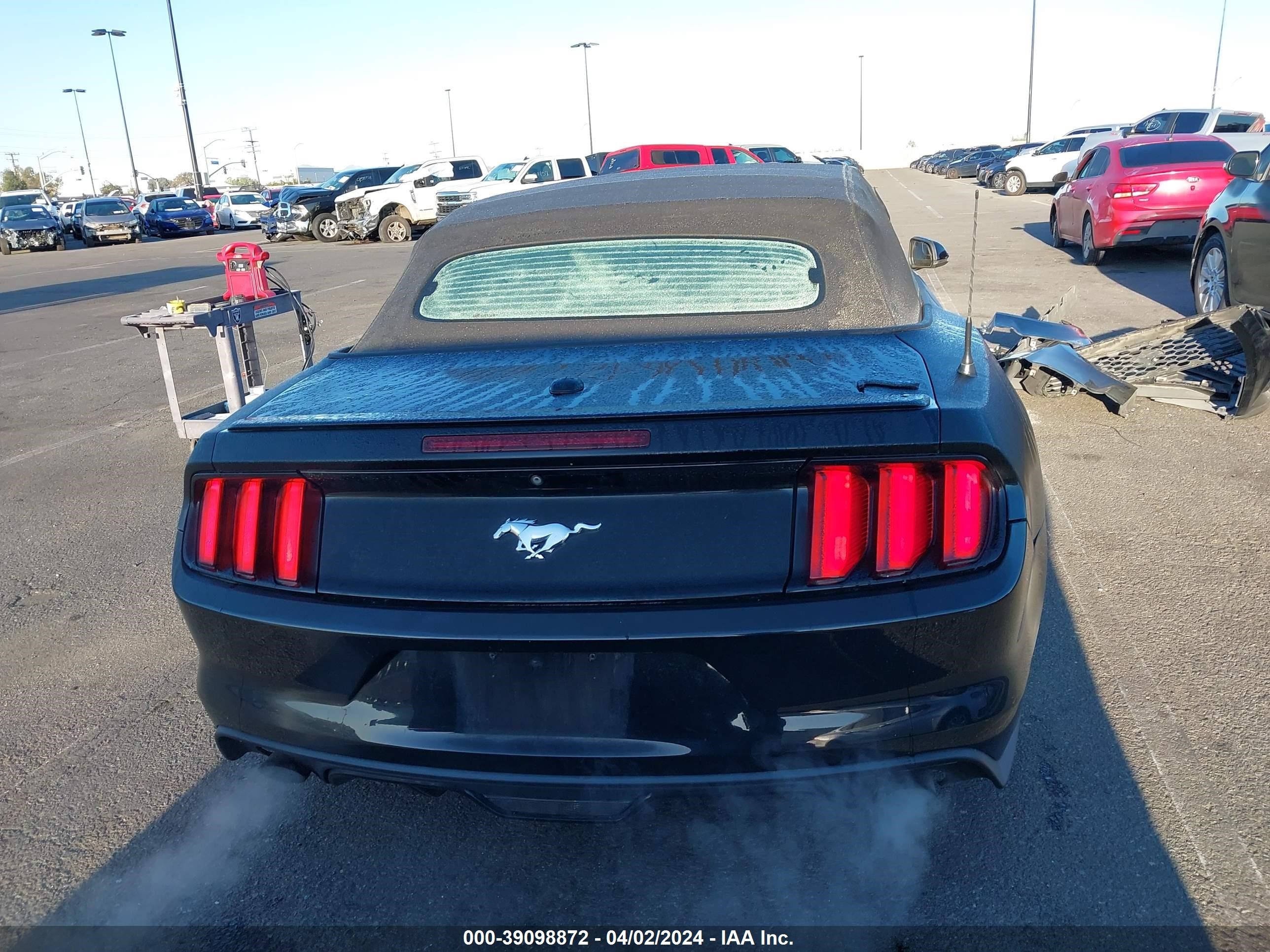 Photo 16 VIN: 1FATP8UH3F5364132 - FORD MUSTANG 