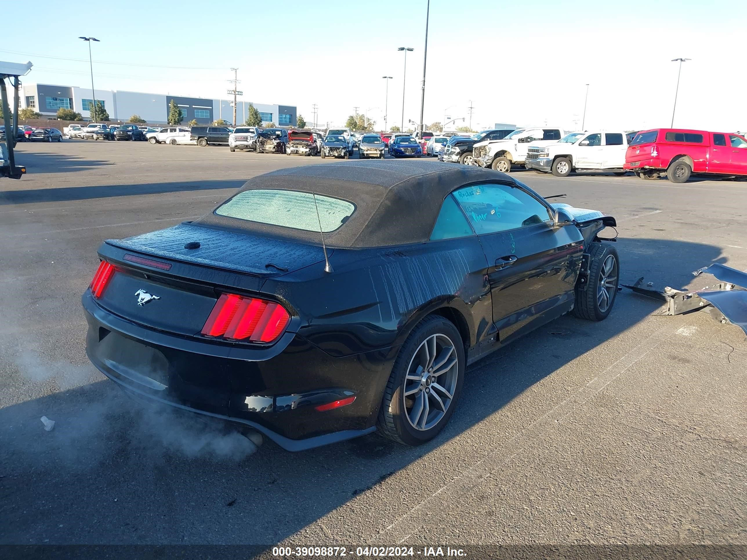 Photo 3 VIN: 1FATP8UH3F5364132 - FORD MUSTANG 