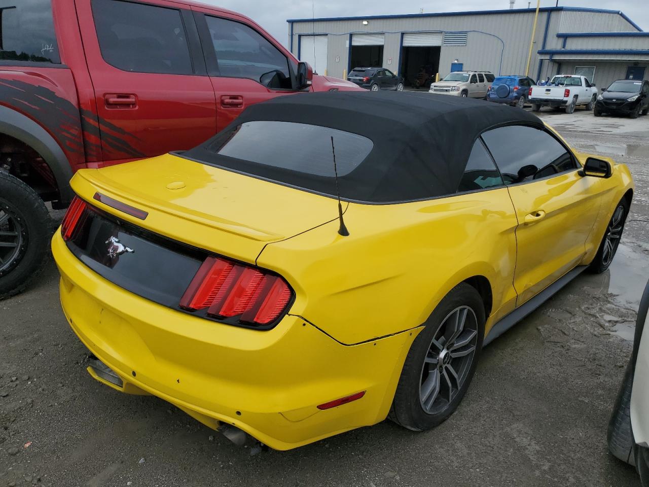 Photo 2 VIN: 1FATP8UH4H5307408 - FORD MUSTANG 