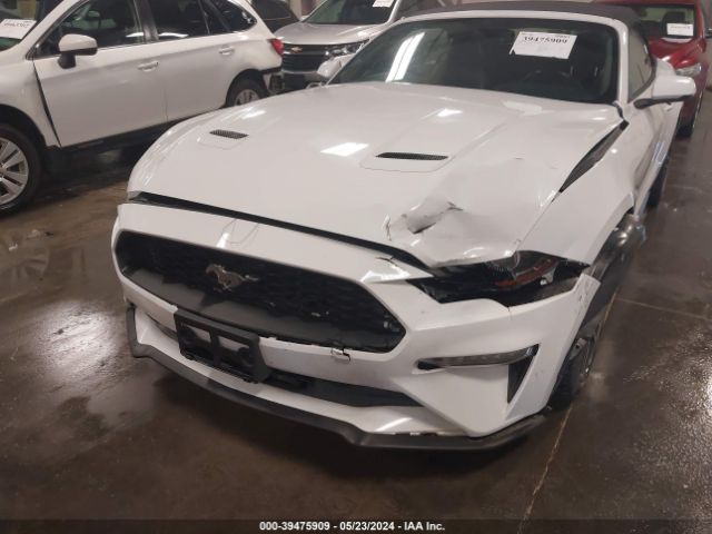 Photo 5 VIN: 1FATP8UH4J5177104 - FORD MUSTANG 