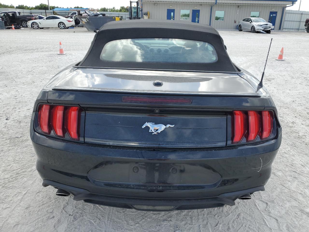 Photo 5 VIN: 1FATP8UH4N5105034 - FORD MUSTANG 