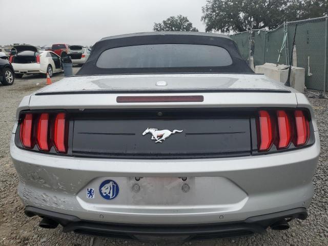 Photo 5 VIN: 1FATP8UH5J5111211 - FORD MUSTANG 