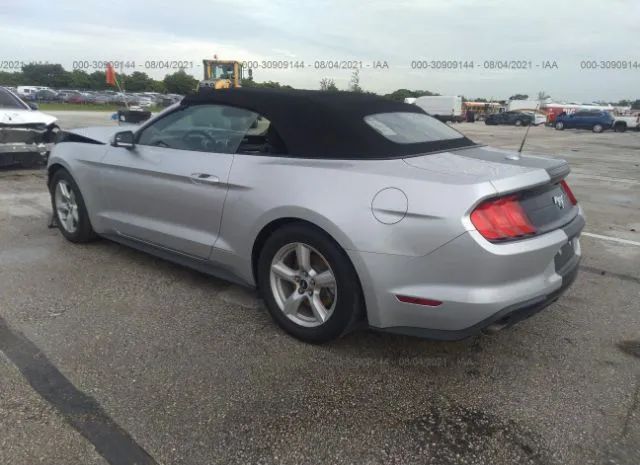 Photo 2 VIN: 1FATP8UH5K5158806 - FORD MUSTANG 