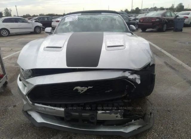 Photo 5 VIN: 1FATP8UH5K5158806 - FORD MUSTANG 