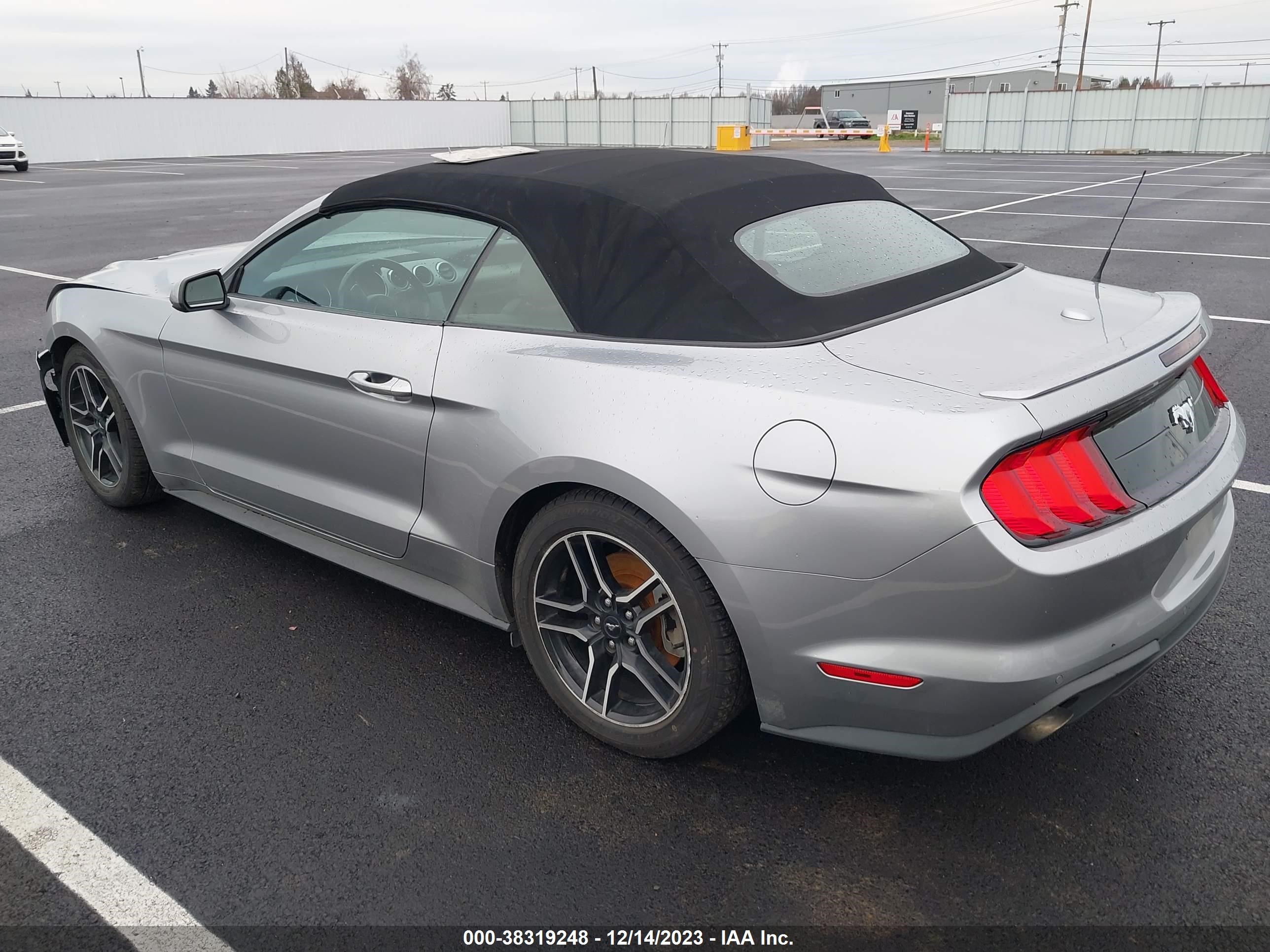 Photo 2 VIN: 1FATP8UH5M5116994 - FORD MUSTANG 