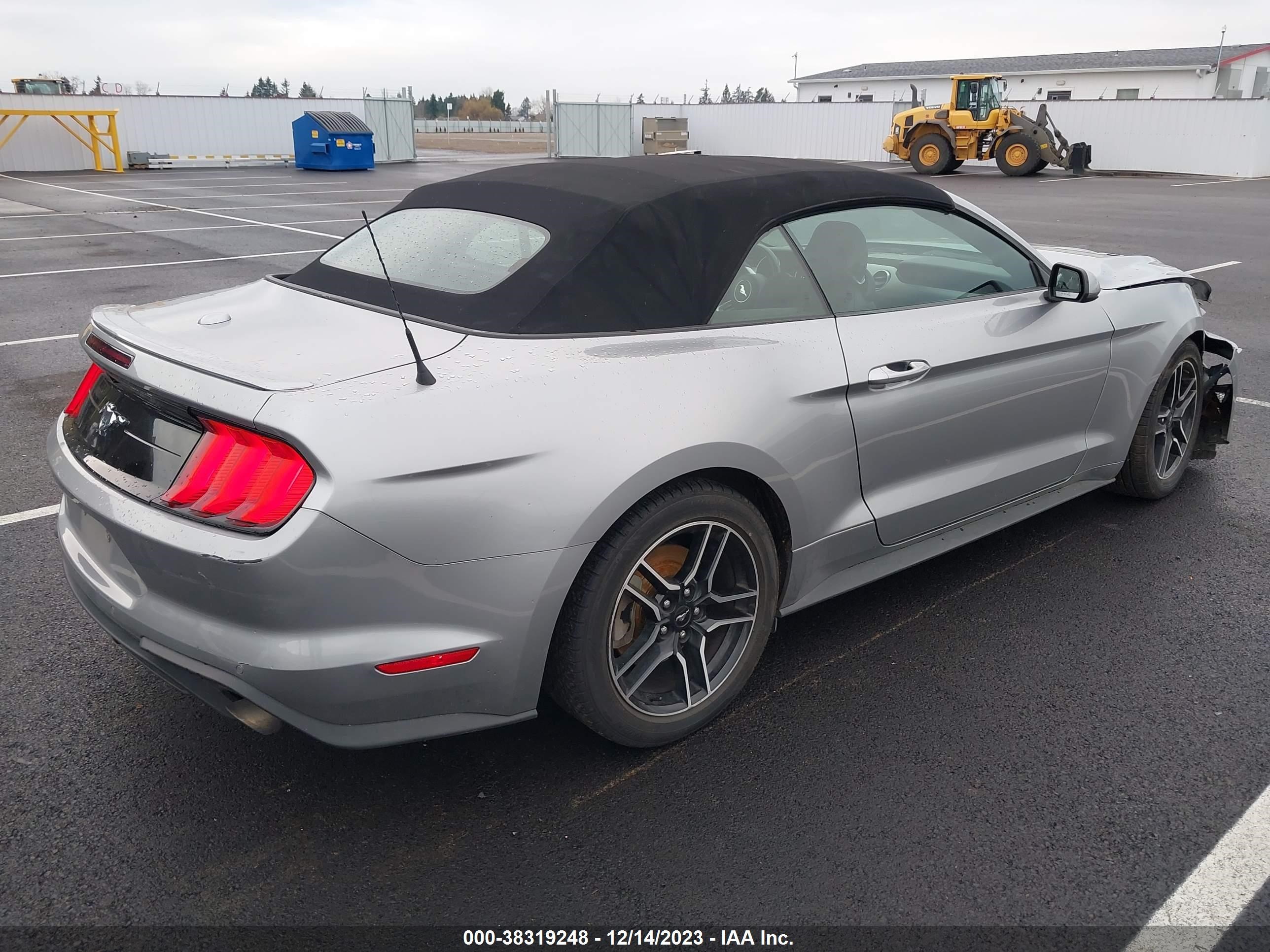 Photo 3 VIN: 1FATP8UH5M5116994 - FORD MUSTANG 