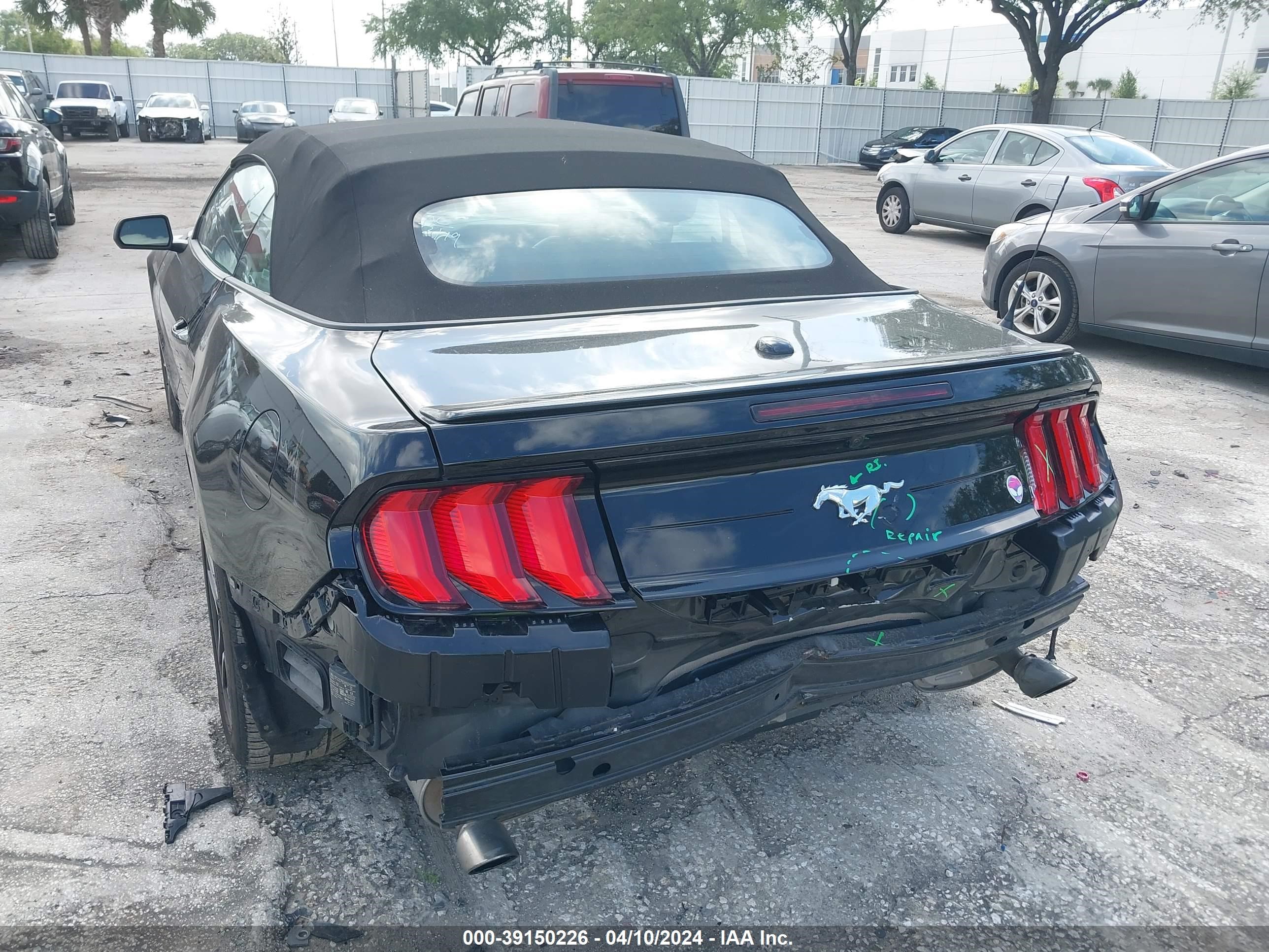 Photo 5 VIN: 1FATP8UH5P5105594 - FORD MUSTANG 