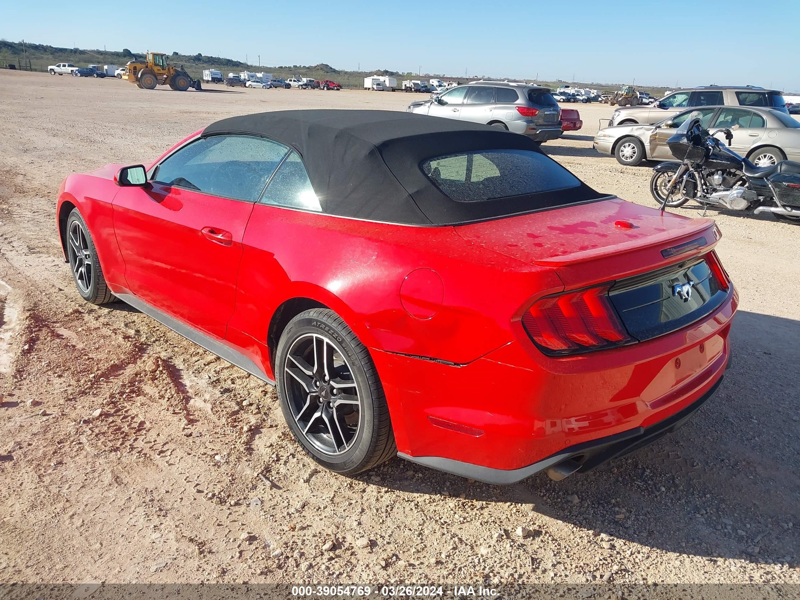 Photo 2 VIN: 1FATP8UH5P5106972 - FORD MUSTANG 