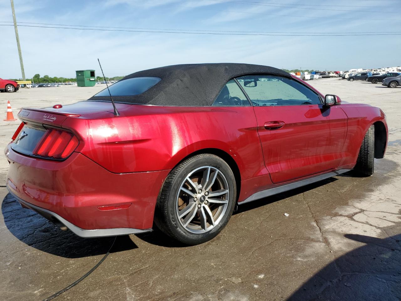 Photo 2 VIN: 1FATP8UH6F5415400 - FORD MUSTANG 