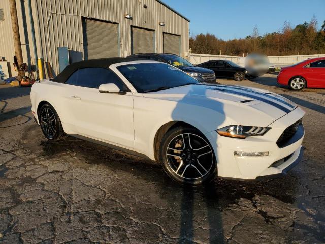 Photo 3 VIN: 1FATP8UH6J5109631 - FORD MUSTANG 