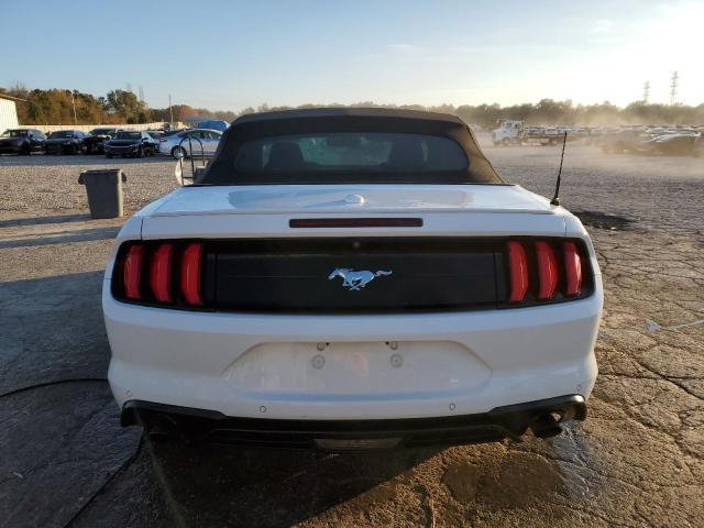 Photo 5 VIN: 1FATP8UH6J5109631 - FORD MUSTANG 