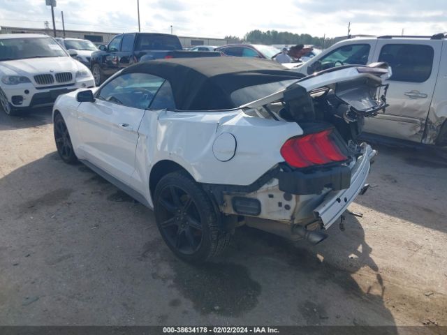 Photo 2 VIN: 1FATP8UH6J5124551 - FORD MUSTANG 