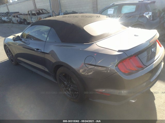 Photo 2 VIN: 1FATP8UH6J5133105 - FORD MUSTANG 