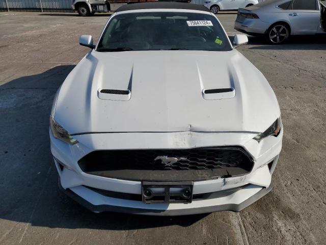 Photo 4 VIN: 1FATP8UH6L5135715 - FORD MUSTANG 