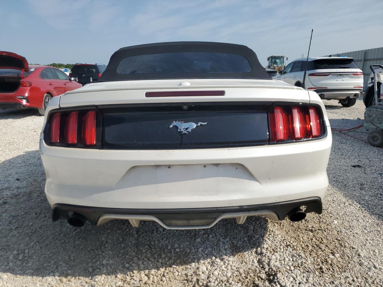 Photo 5 VIN: 1FATP8UH7H5205228 - FORD MUSTANG 