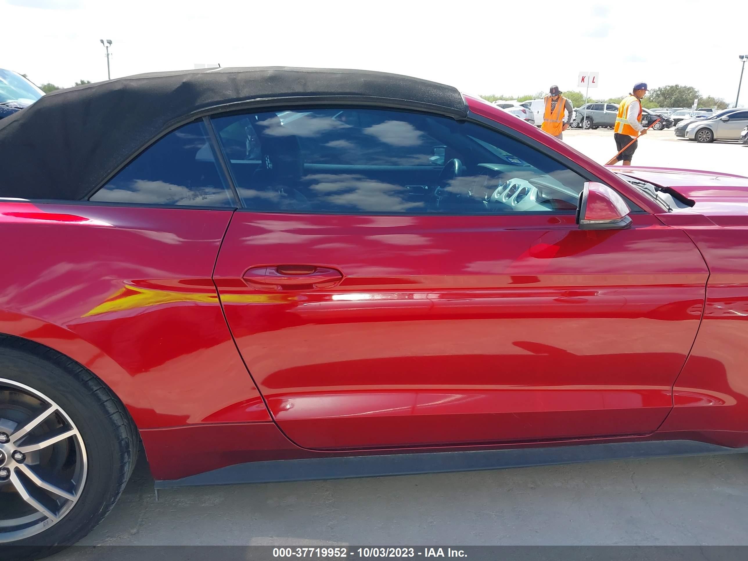 Photo 13 VIN: 1FATP8UH7H5247964 - FORD MUSTANG 