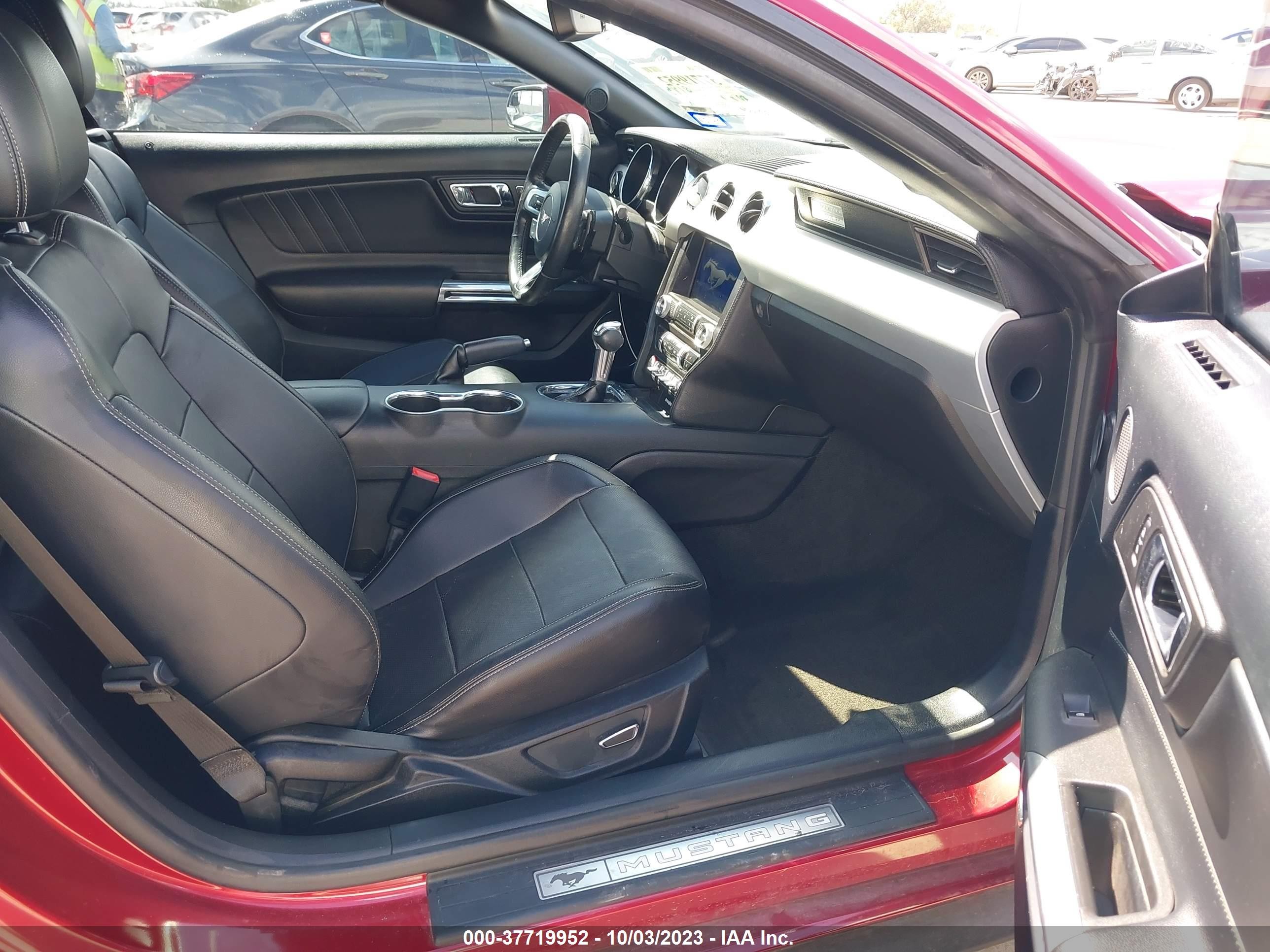 Photo 4 VIN: 1FATP8UH7H5247964 - FORD MUSTANG 