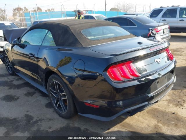 Photo 2 VIN: 1FATP8UH7J5111839 - FORD MUSTANG 