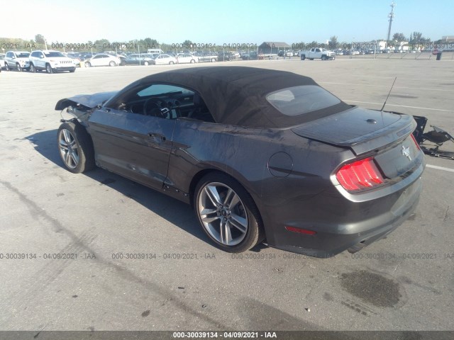 Photo 2 VIN: 1FATP8UH7J5121500 - FORD MUSTANG 