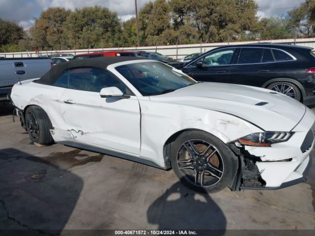 Photo 5 VIN: 1FATP8UH7J5132660 - FORD MUSTANG 