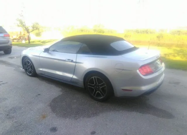 Photo 2 VIN: 1FATP8UH7K5158516 - FORD MUSTANG 