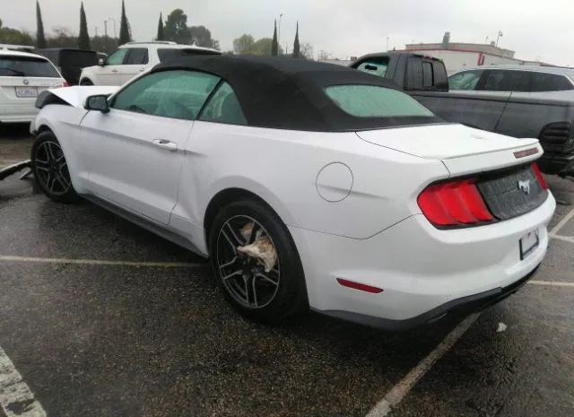 Photo 2 VIN: 1FATP8UH7L5134332 - FORD MUSTANG 