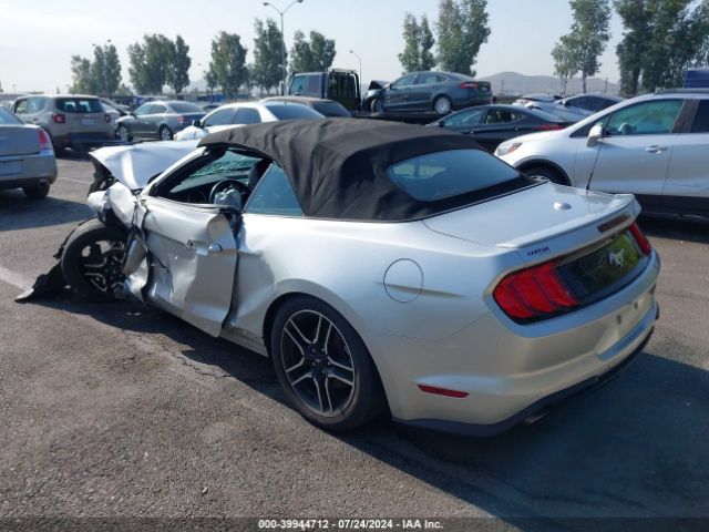 Photo 2 VIN: 1FATP8UH9J5111308 - FORD MUSTANG 