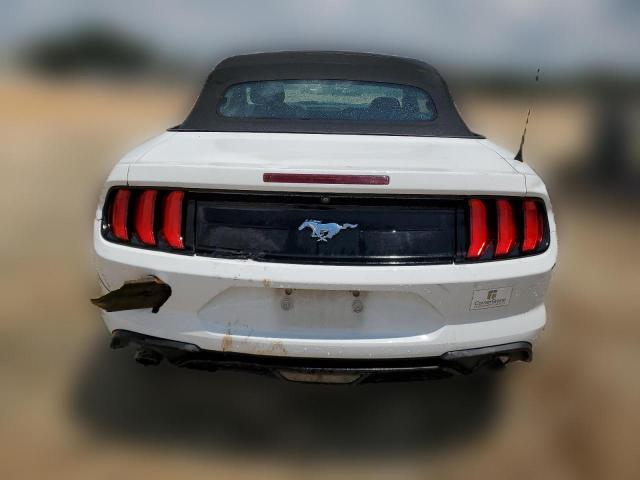 Photo 5 VIN: 1FATP8UH9J5121384 - FORD MUSTANG 