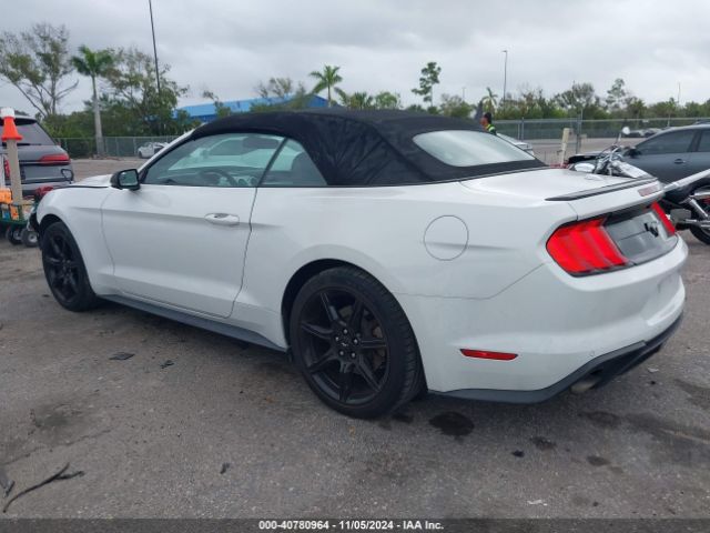 Photo 2 VIN: 1FATP8UH9J5124401 - FORD MUSTANG 