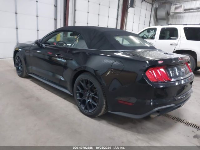 Photo 2 VIN: 1FATP8UH9J5161061 - FORD MUSTANG 