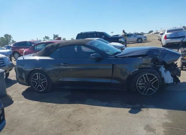 Photo 4 VIN: 1FATP8UH9J5165904 - FORD MUSTANG 