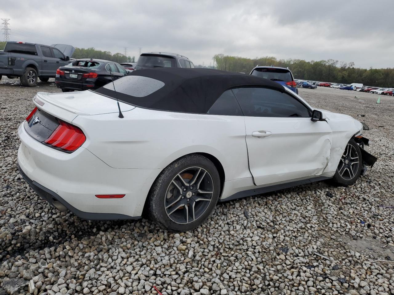 Photo 2 VIN: 1FATP8UH9K5109723 - FORD MUSTANG 