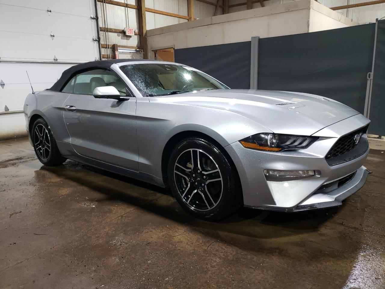 Photo 3 VIN: 1FATP8UH9M5107778 - FORD MUSTANG 