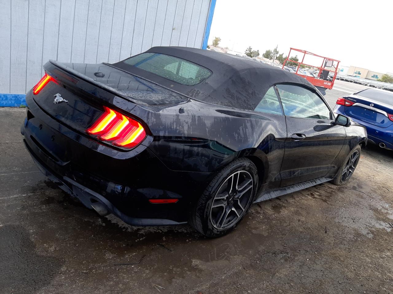 Photo 2 VIN: 1FATP8UH9N5106762 - FORD MUSTANG 