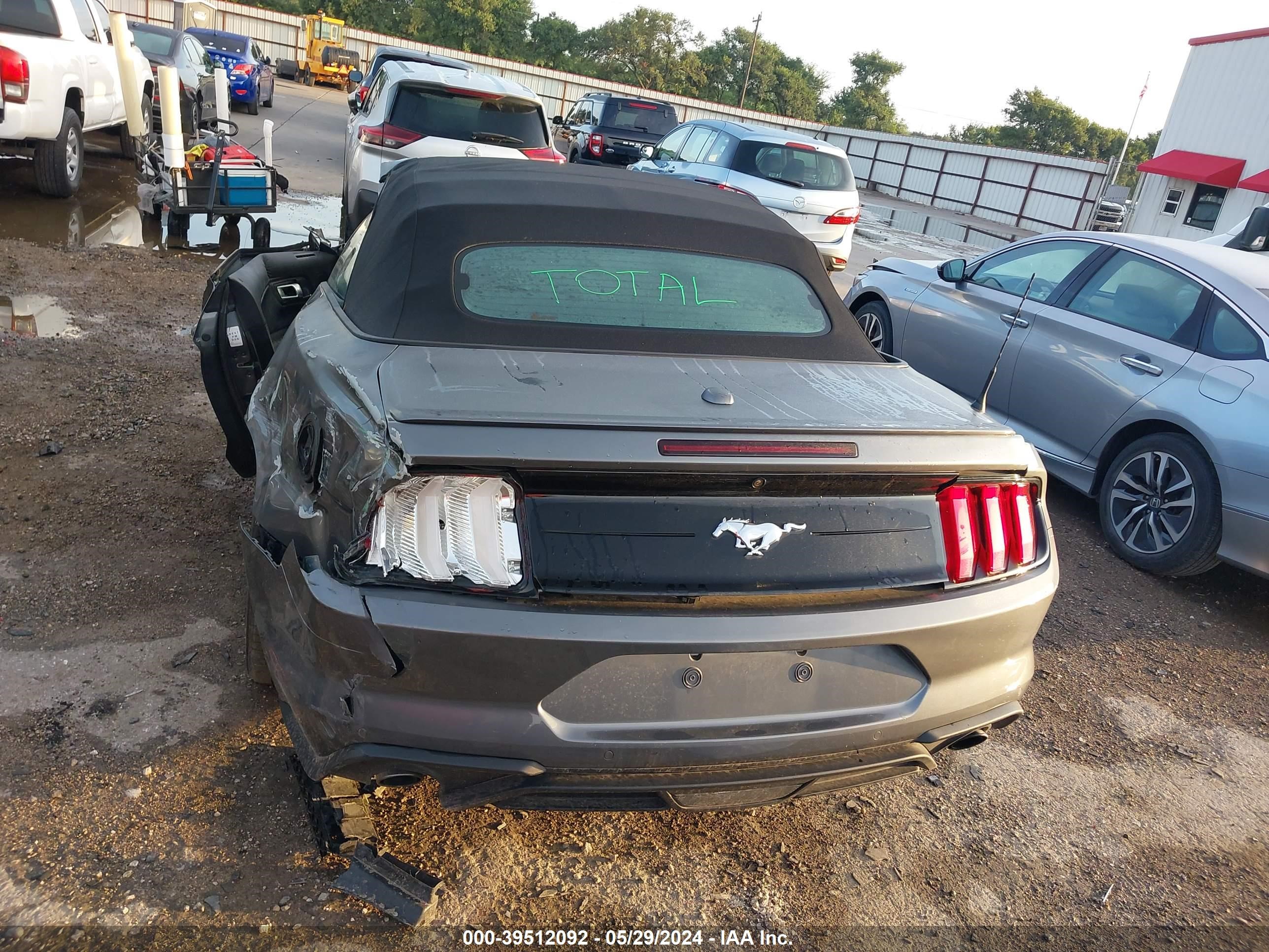 Photo 16 VIN: 1FATP8UH9N5118765 - FORD MUSTANG 