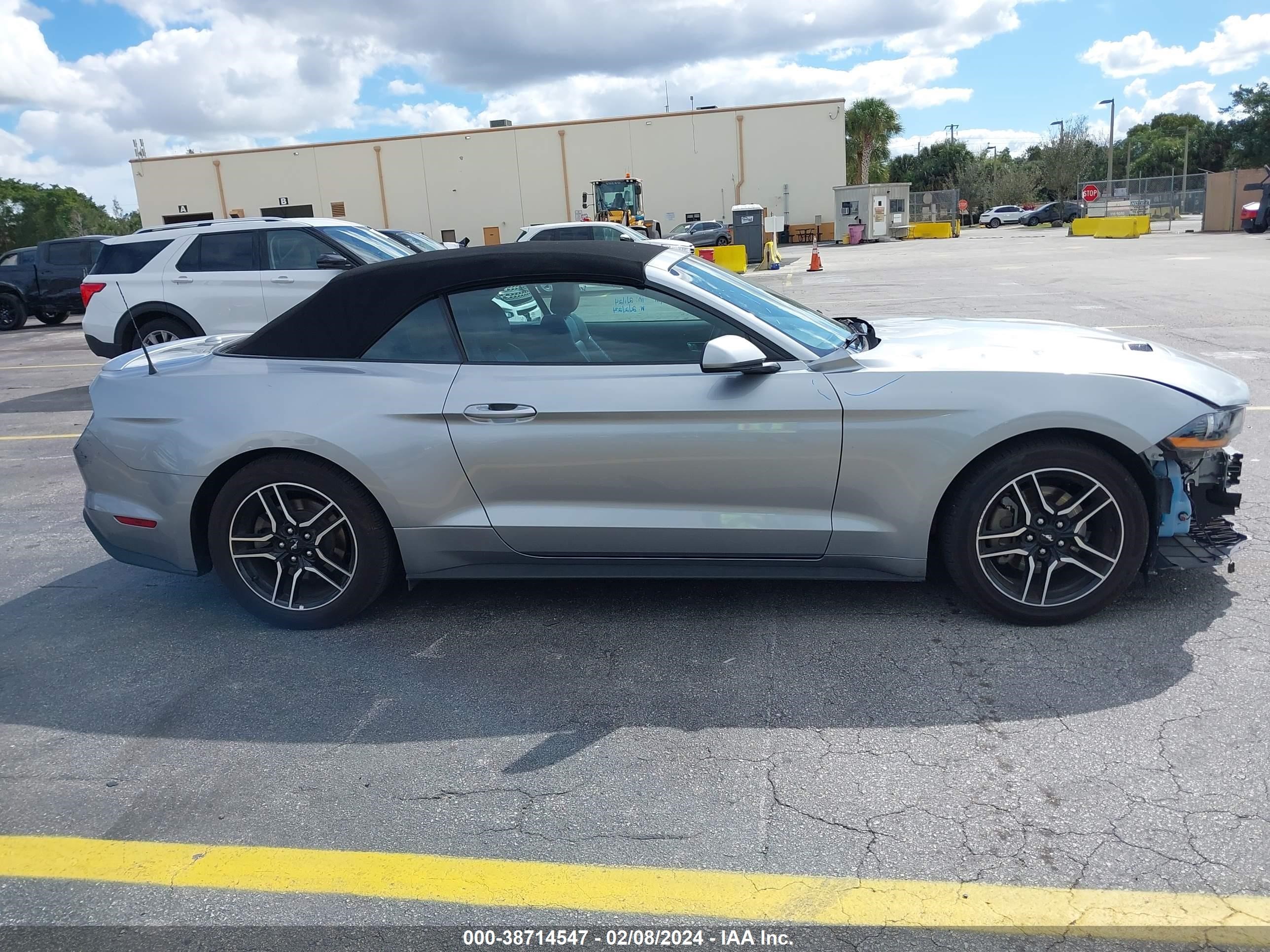 Photo 13 VIN: 1FATP8UH9N5124372 - FORD MUSTANG 