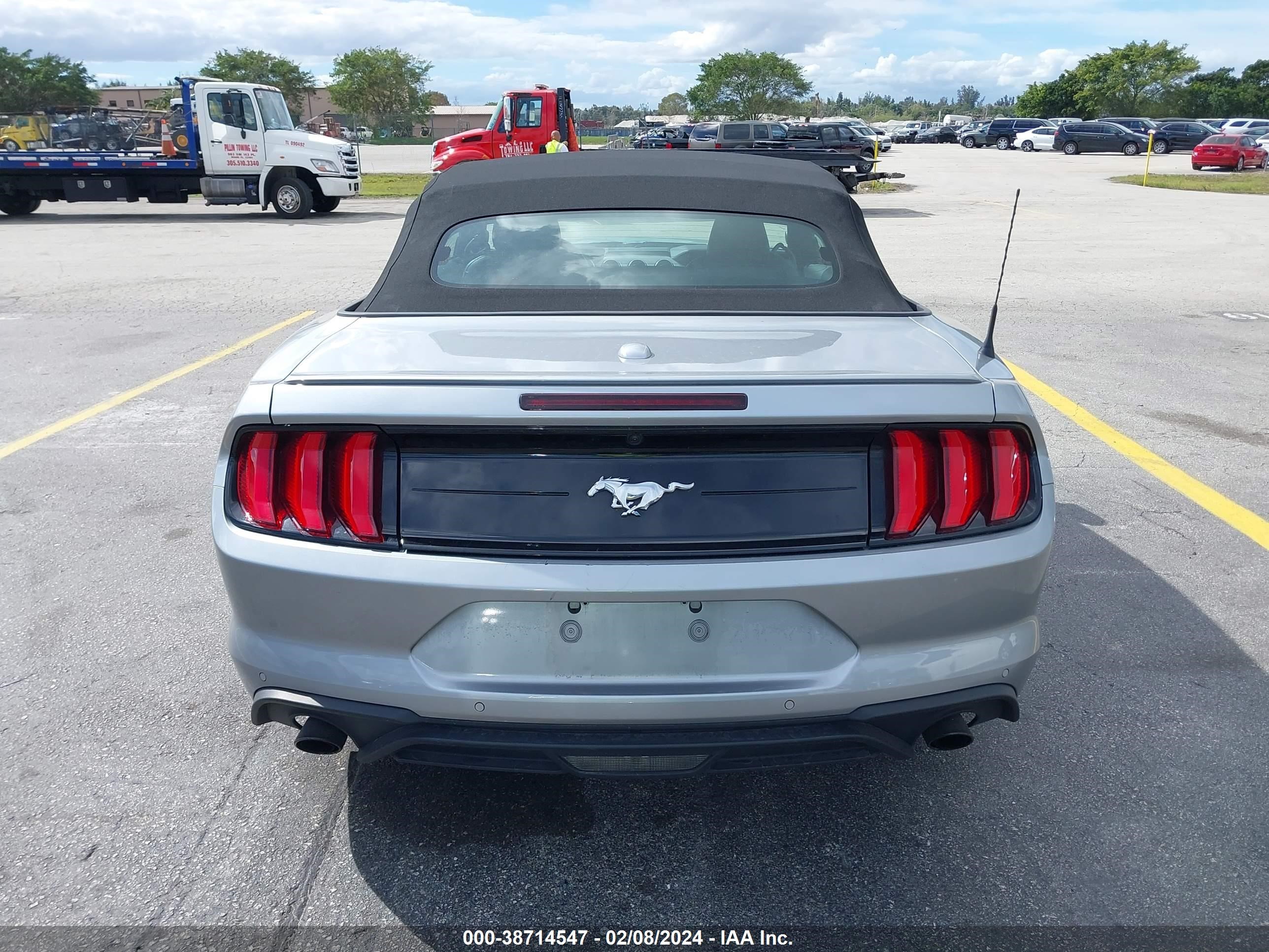 Photo 16 VIN: 1FATP8UH9N5124372 - FORD MUSTANG 