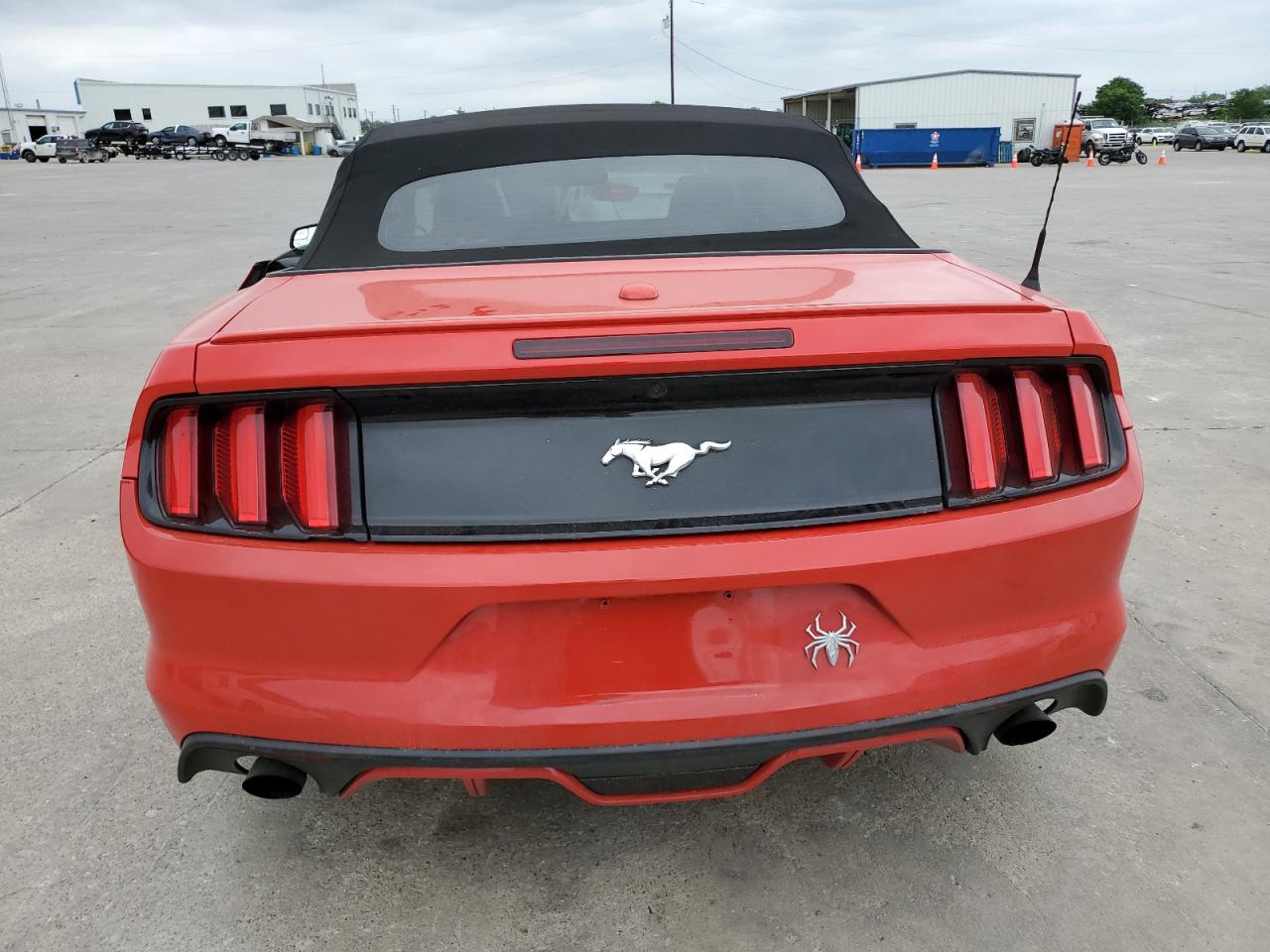 Photo 5 VIN: 1FATP8UHXH5307459 - FORD MUSTANG 