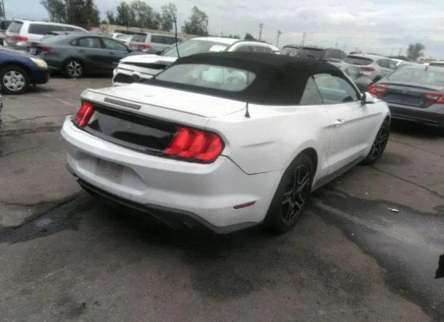 Photo 3 VIN: 1FATP8UHXJ5132782 - FORD MUSTANG 