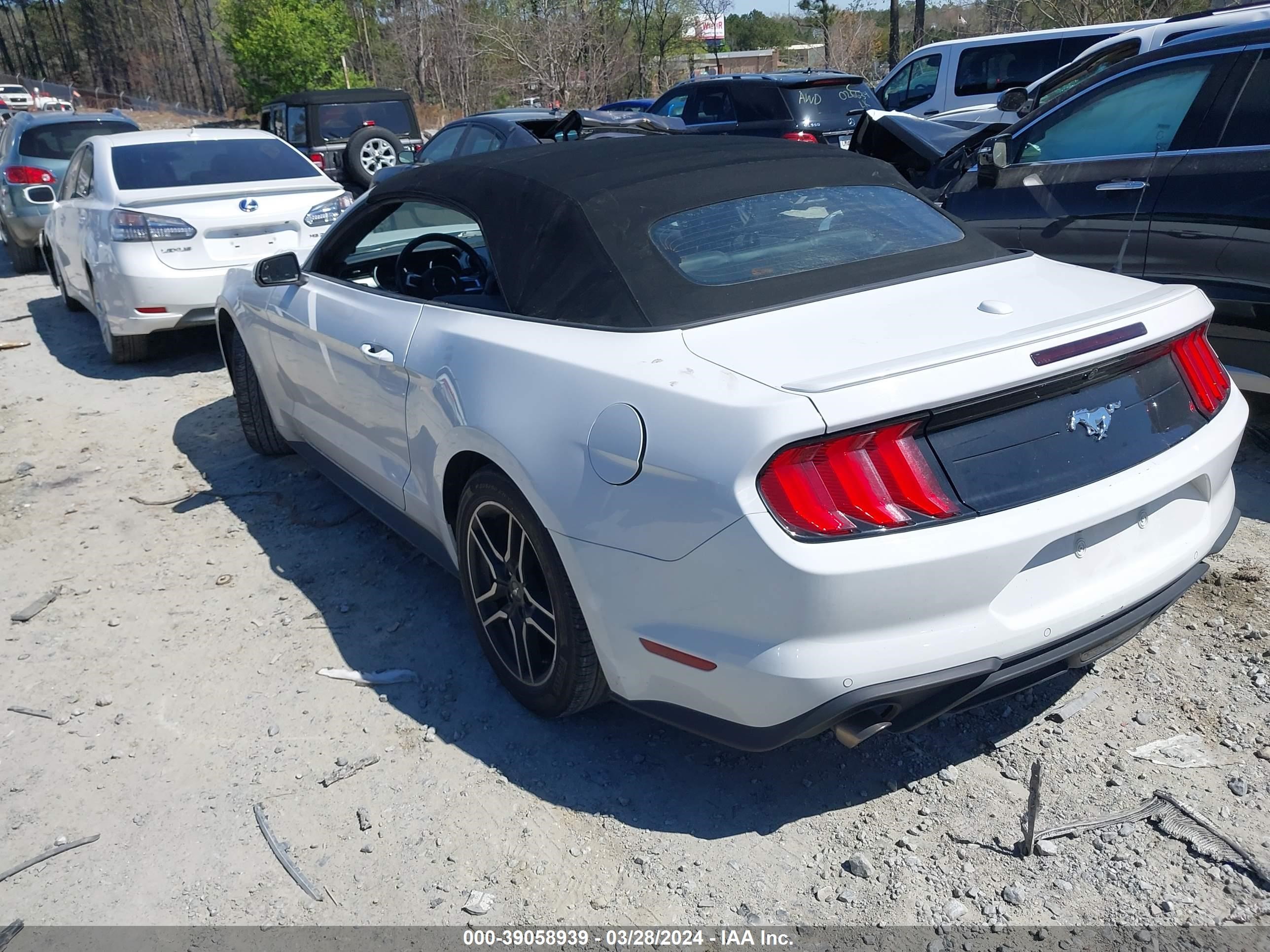 Photo 2 VIN: 1FATP8UHXN5120265 - FORD MUSTANG 