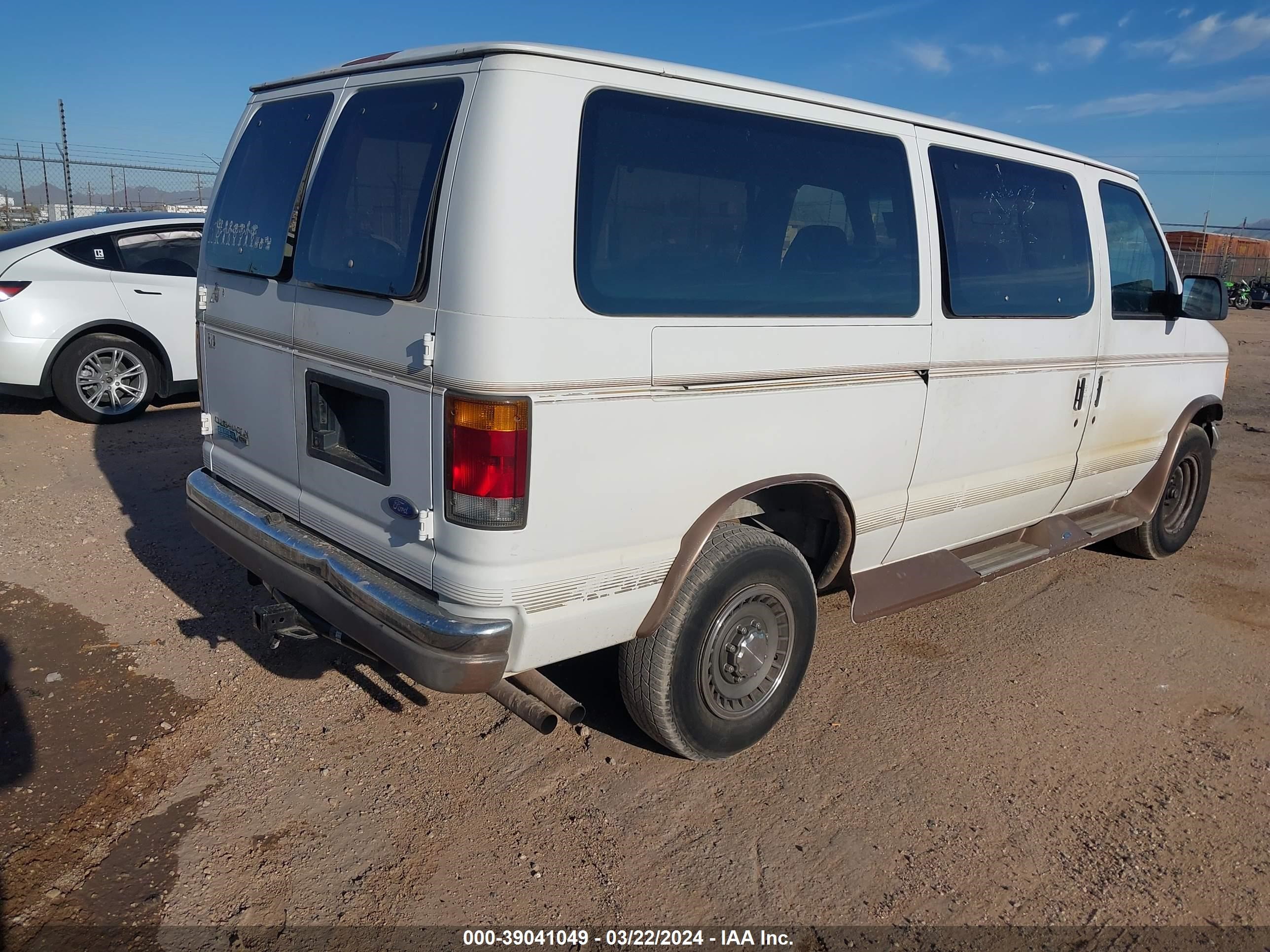 Photo 3 VIN: 1FBHE31H4PHB91965 - FORD ECONOLINE 