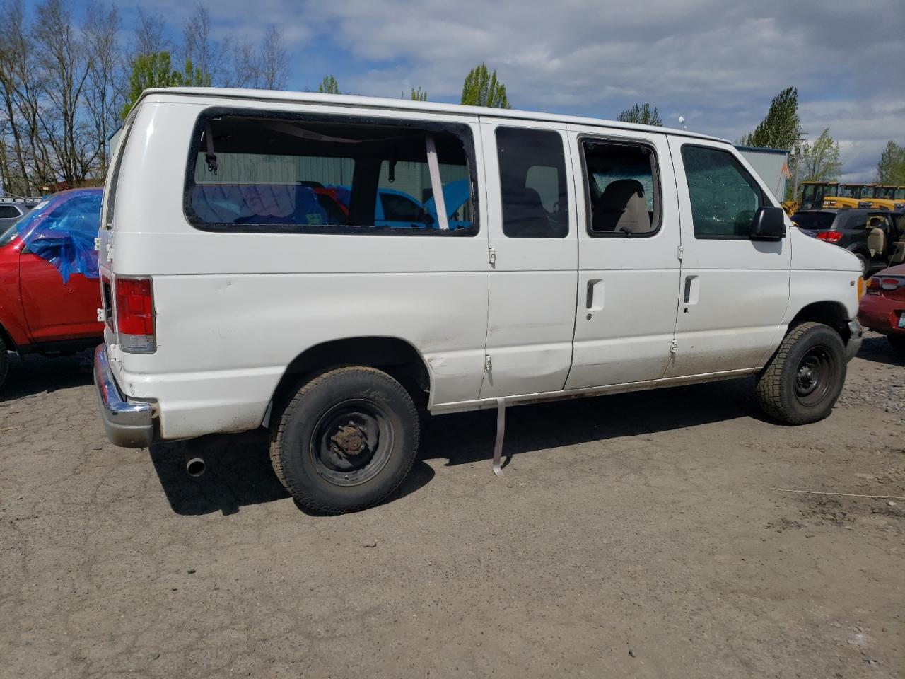 Photo 2 VIN: 1FBNE31L0WHB83612 - FORD ECONOLINE 