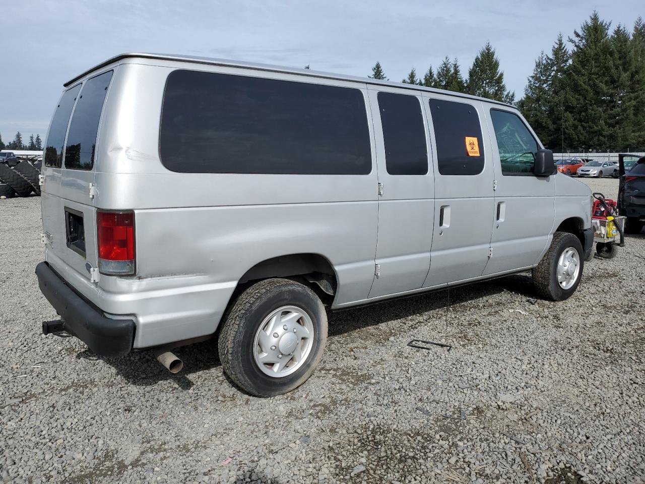 Photo 2 VIN: 1FBNE31L58DB50860 - FORD ECONOLINE 