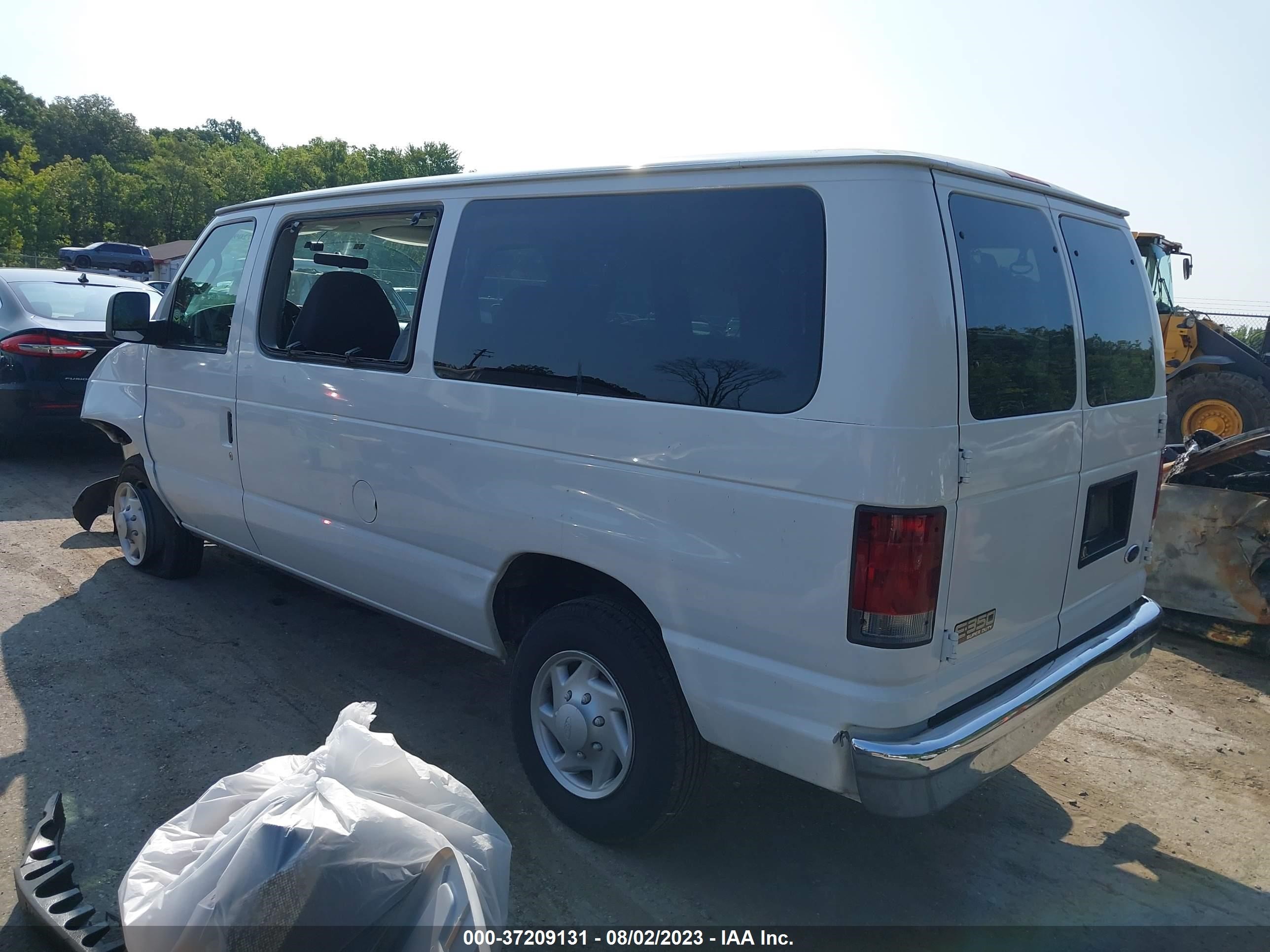 Photo 2 VIN: 1FBNE31L75HB12552 - FORD ECONOLINE 