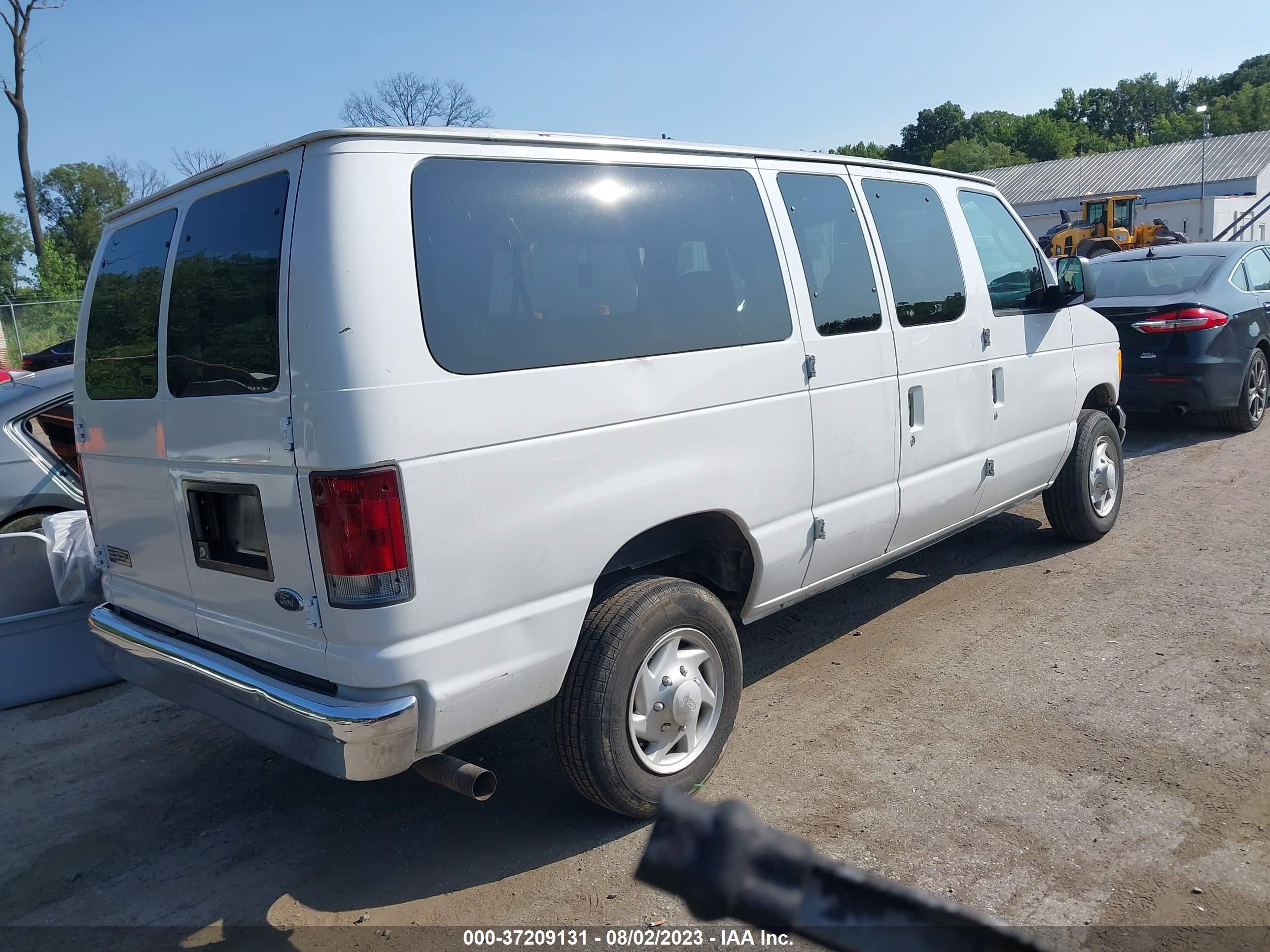 Photo 3 VIN: 1FBNE31L75HB12552 - FORD ECONOLINE 