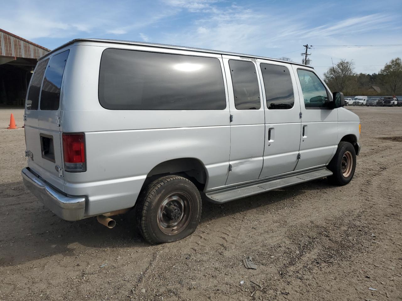 Photo 2 VIN: 1FBNE31L97DA80245 - FORD ECONOLINE 