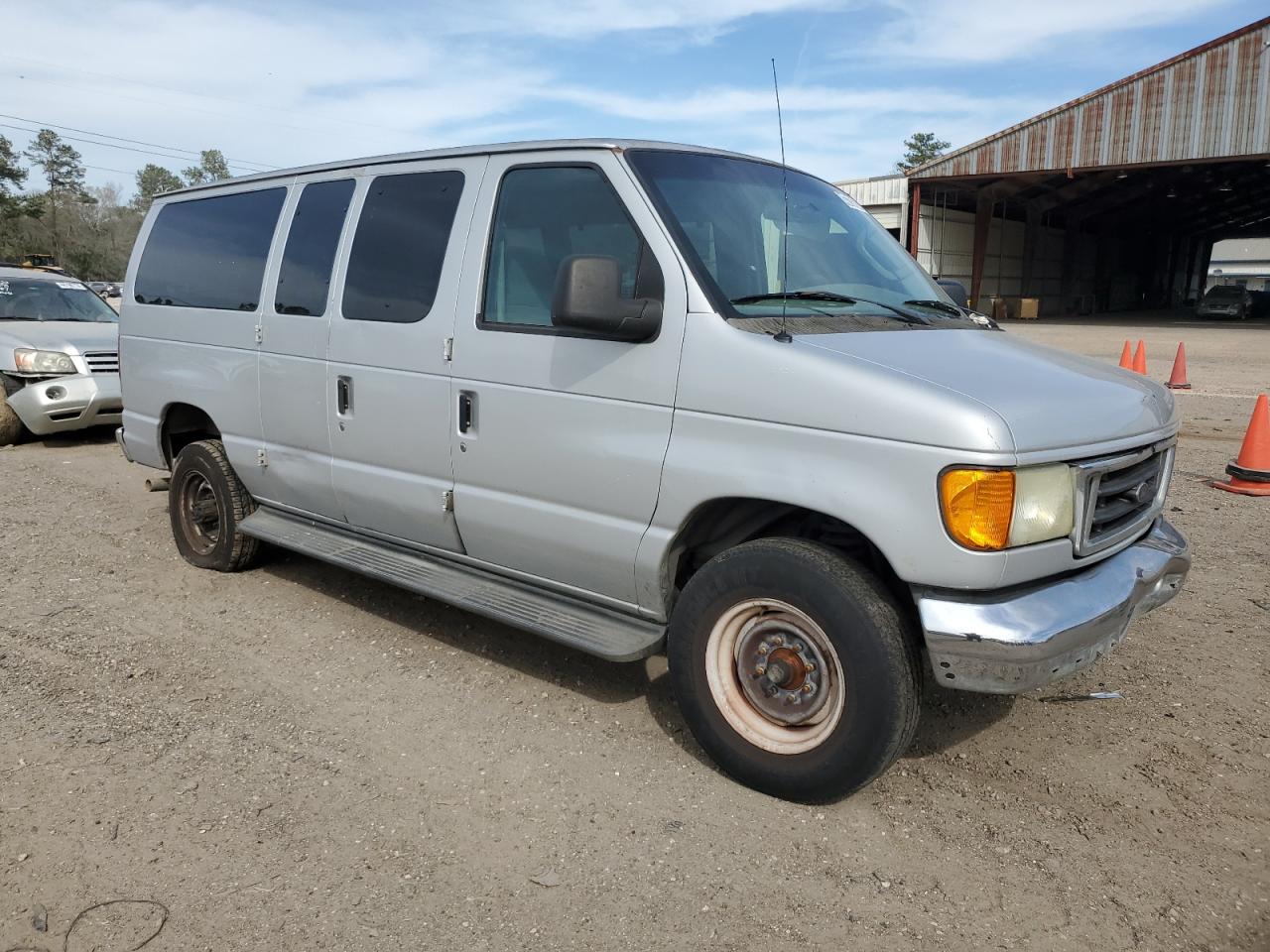 Photo 3 VIN: 1FBNE31L97DA80245 - FORD ECONOLINE 